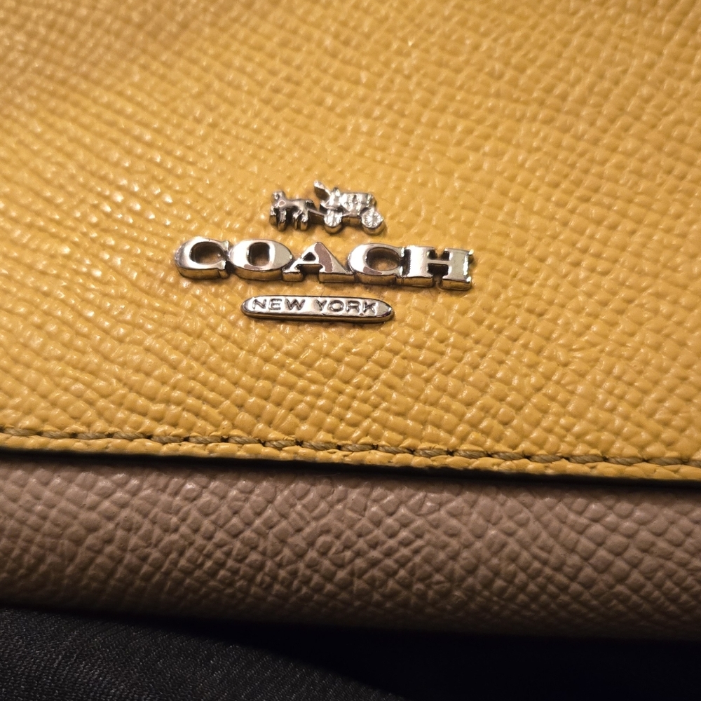 Coach Accordion Style Wallet, Colorblock , Crossgrain Leather - Picture 7 of 8